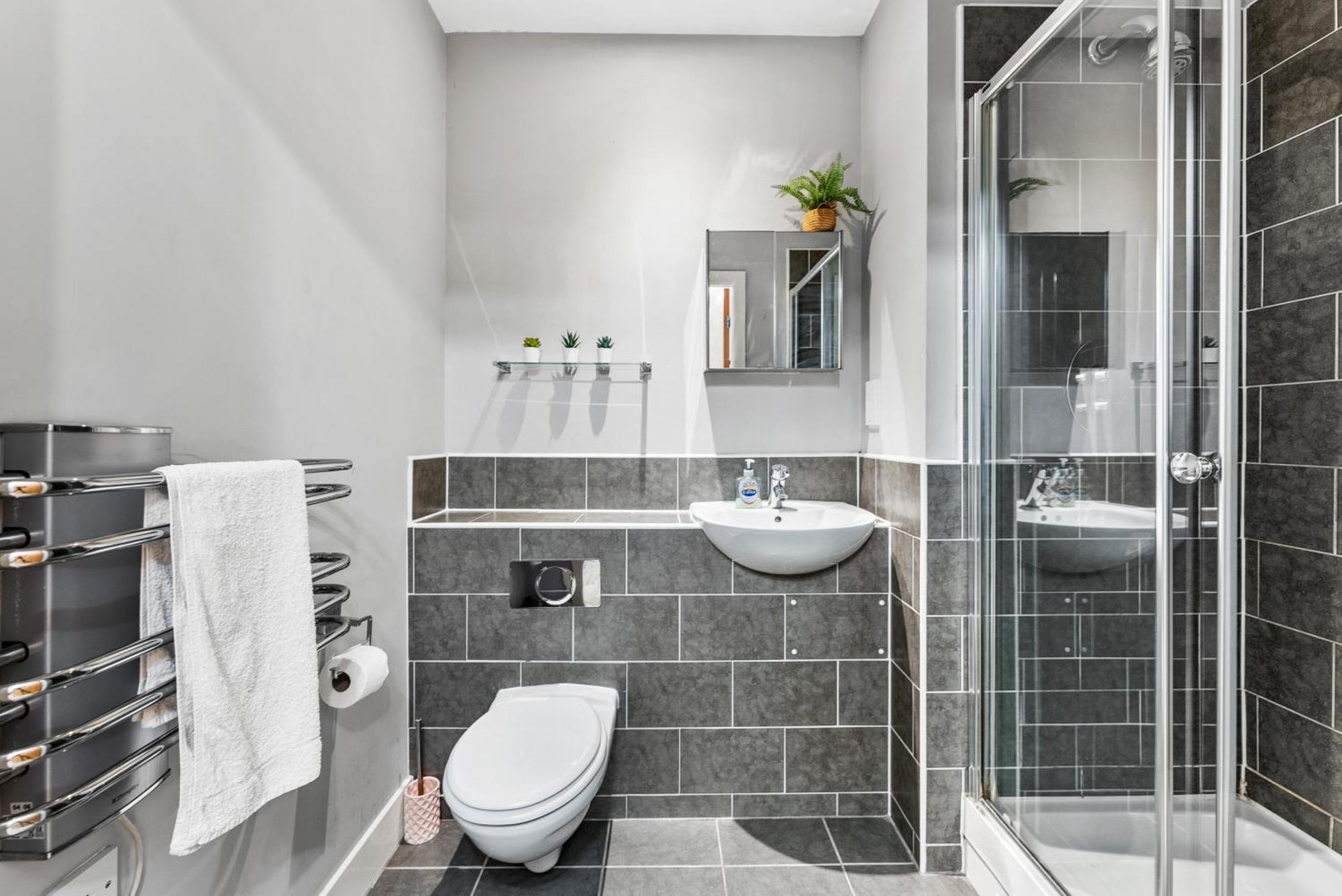 30 Percent Off! Lovely Yorkshire Duplex - Sleeps 6 - Netflix Dewsbury Exterior foto