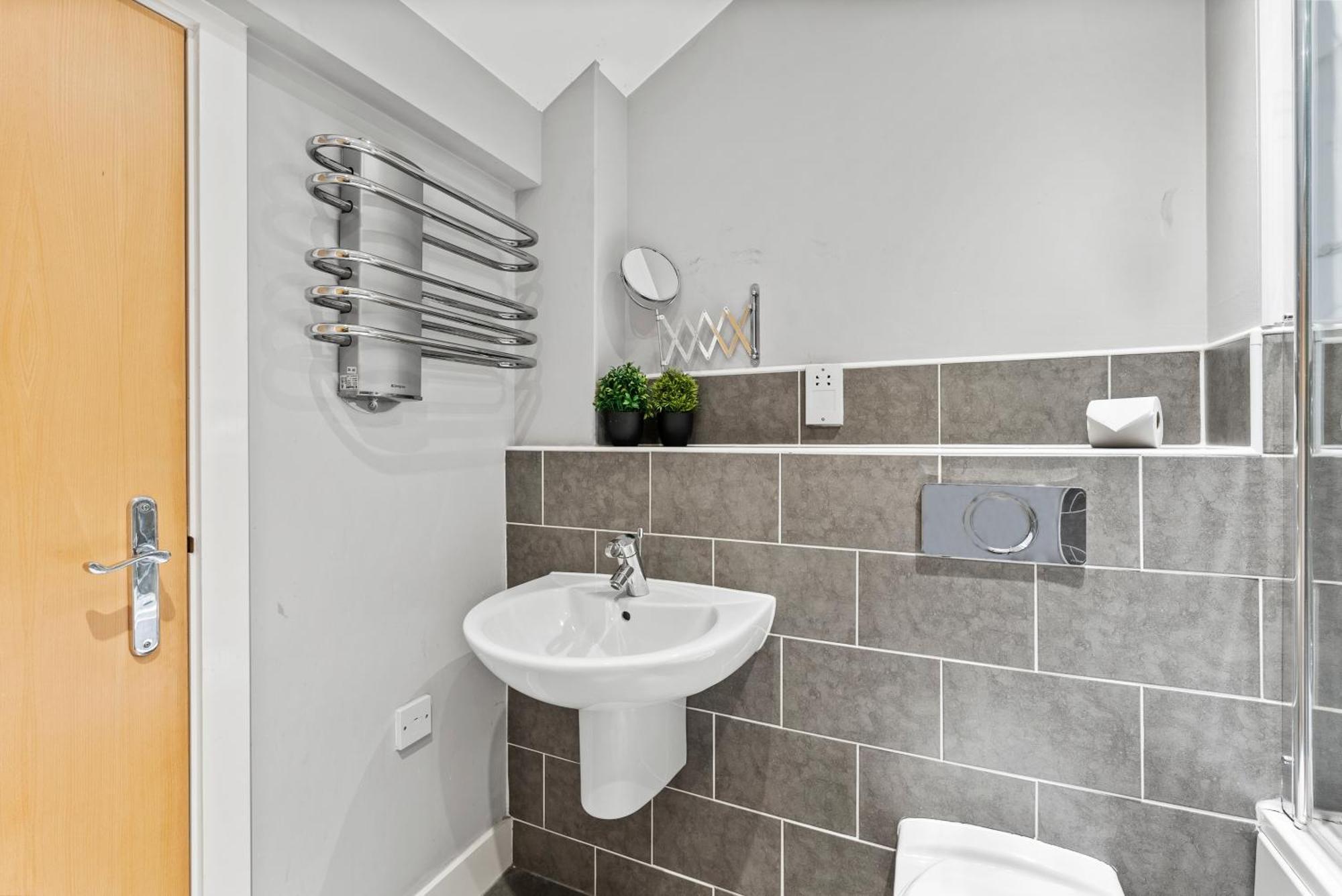30 Percent Off! Lovely Yorkshire Duplex - Sleeps 6 - Netflix Dewsbury Exterior foto